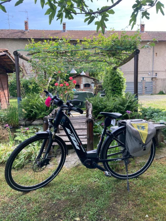 Draisina Bike Apartments Uno Oleggio Castello Buitenkant foto